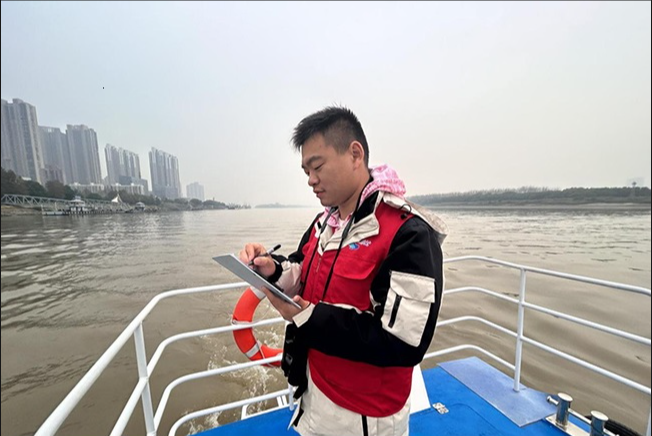 南京江豚水生生物保护协会技术组组长潘家鑫:邂逅“微笑天使”离不开天气预报